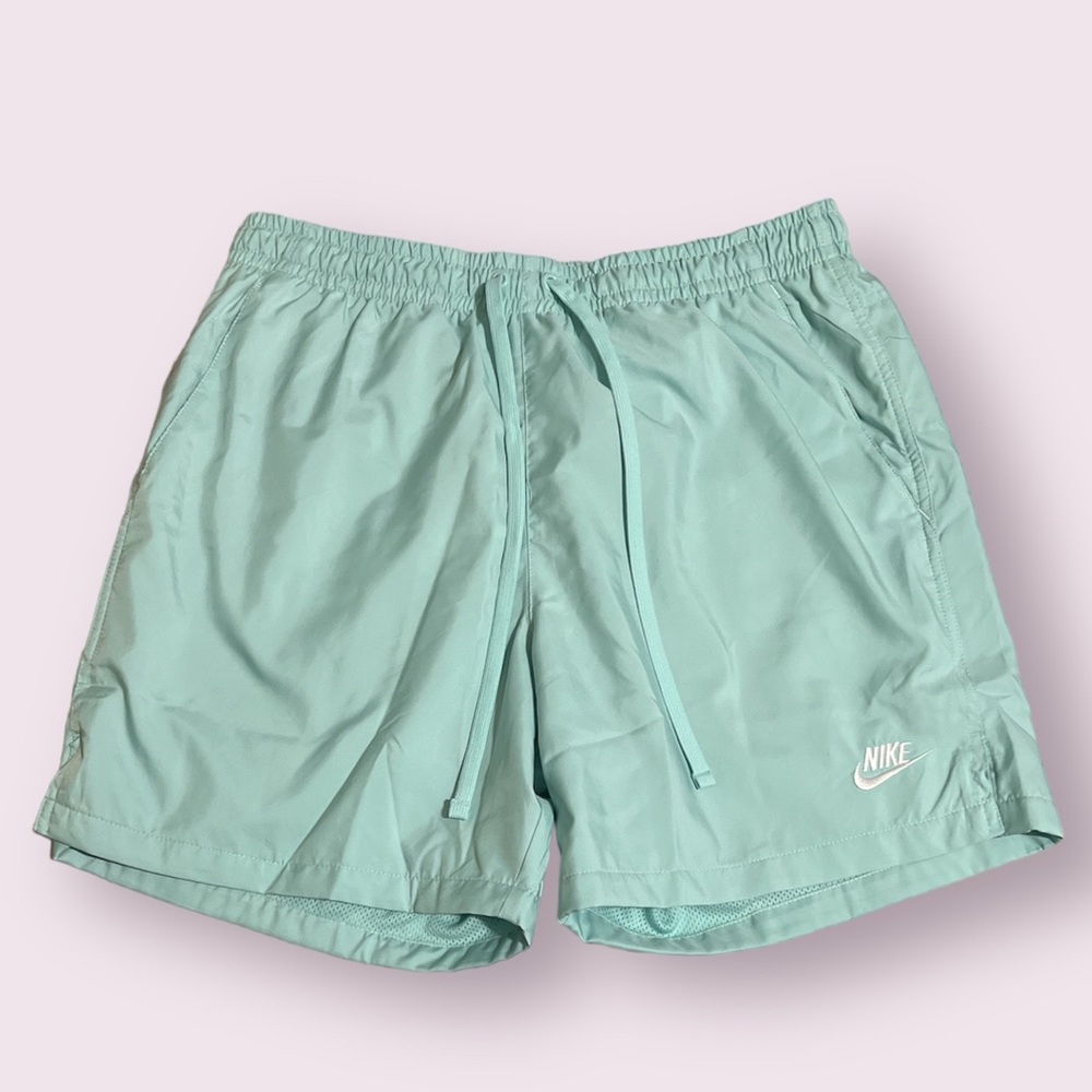 Nike Sportswear Men's Club Woven Shorts Mint Swoosh logo 5.5" Size M Swim